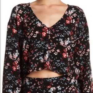 🔥$10 SALE🔥 Floral Crop Top